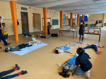 Gestes qui sauvent : sensibilisation des CE2 en langage des signes
