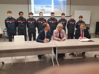 Signature de l'accord concernant les sections JSP dans les lycées technologiques du département.