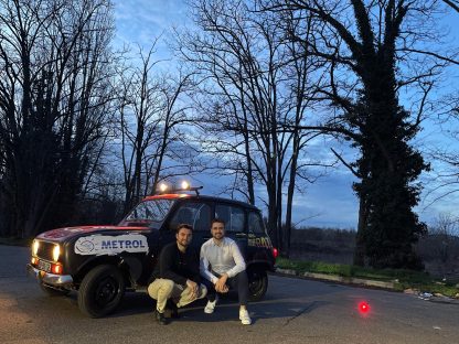 Guillaume, Antony et leur 4L avant leur participation au Trophy 4L