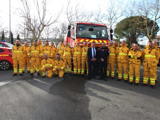 Le président du conseil d'administration du SDIS 31 accompagné des sapeurs-pompiers lors du stage FDF avec les nouvelle tenue FDFEN.